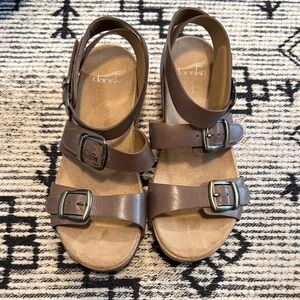 Dansko Womens Tan Buckle Sandals